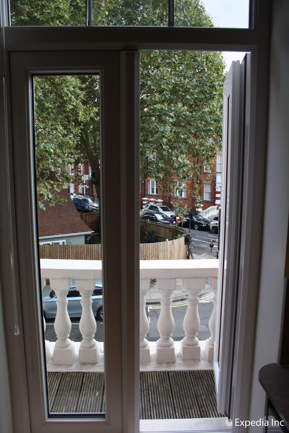 Barons Court Apartment London