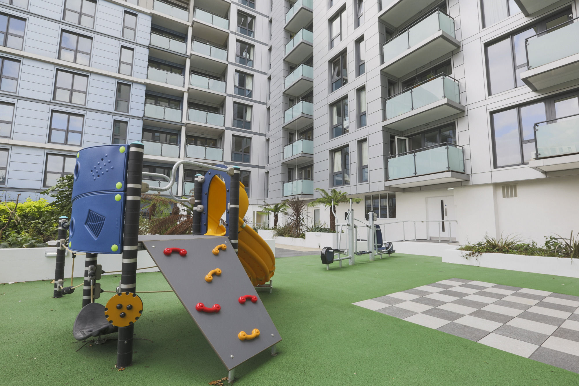 Belvedere Olympic One Eighty Apartment