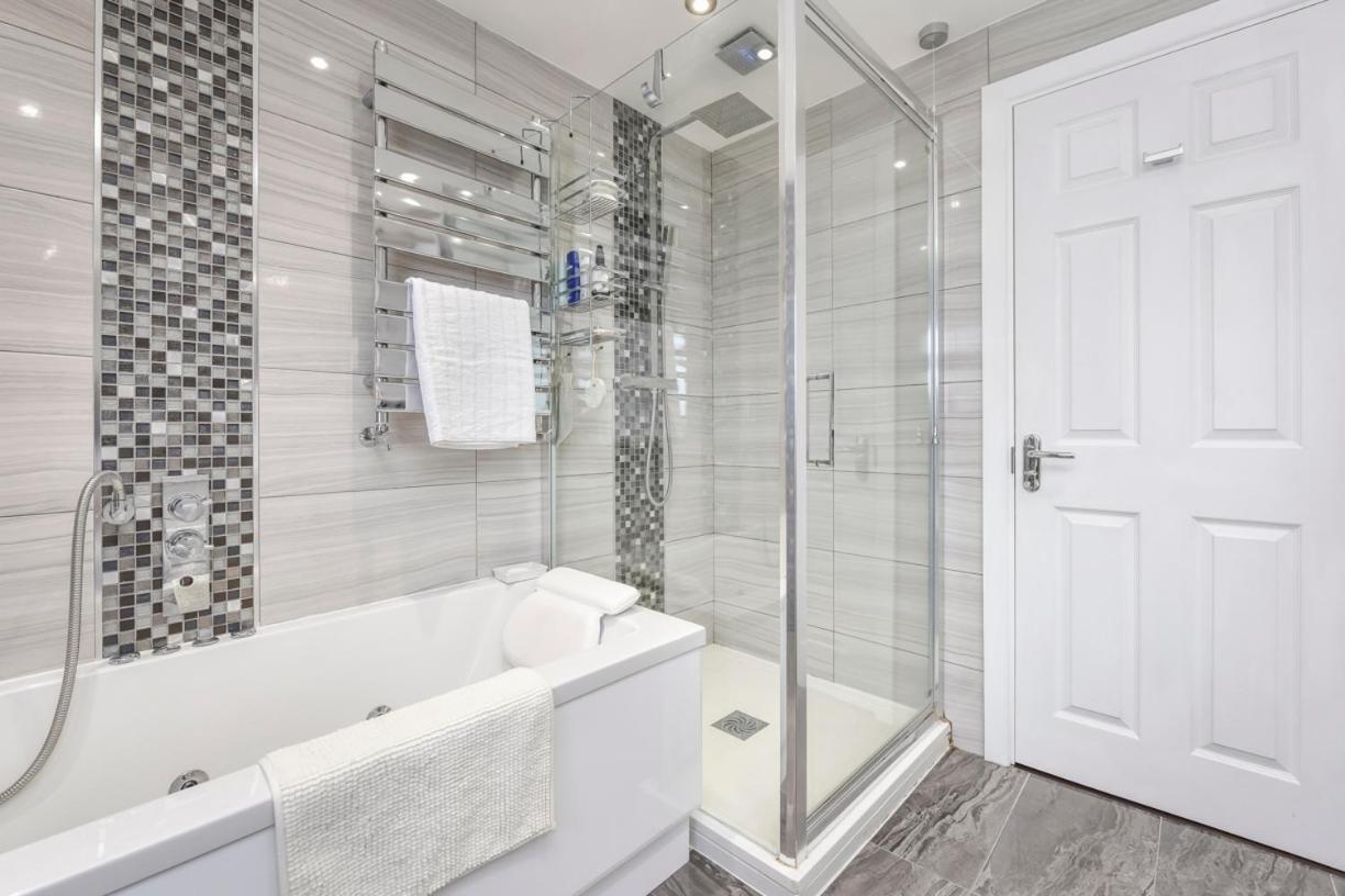 Docklands Stay, In Modern Spacious House - Near Excel Centre, Airport, Uel,sleeps 2 Privatunterkunft *