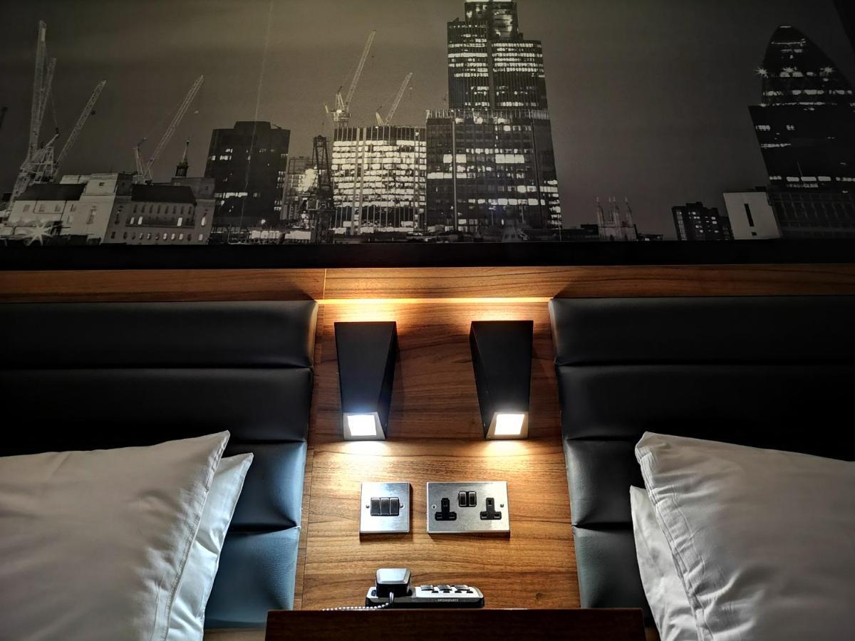 Court Hotel London