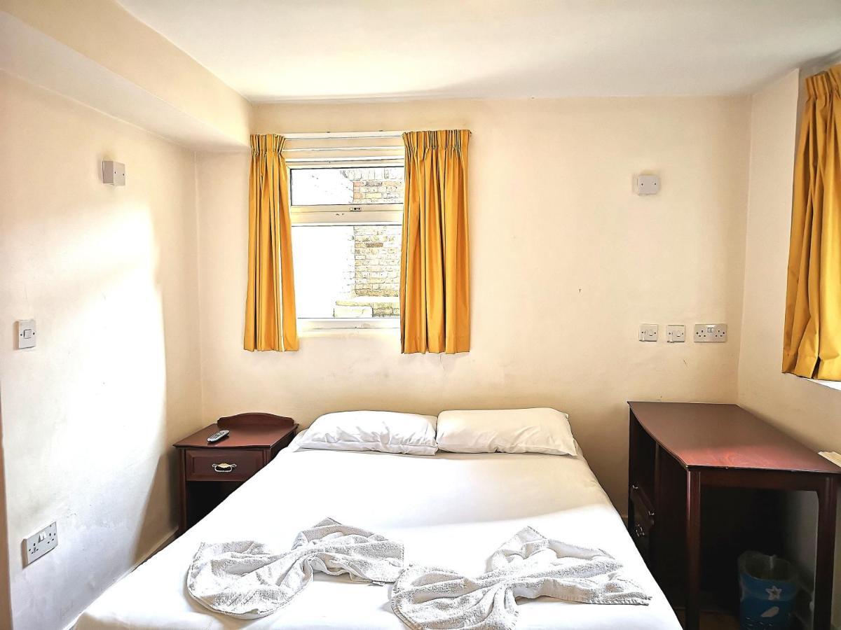 Aquarius Hotel 2*