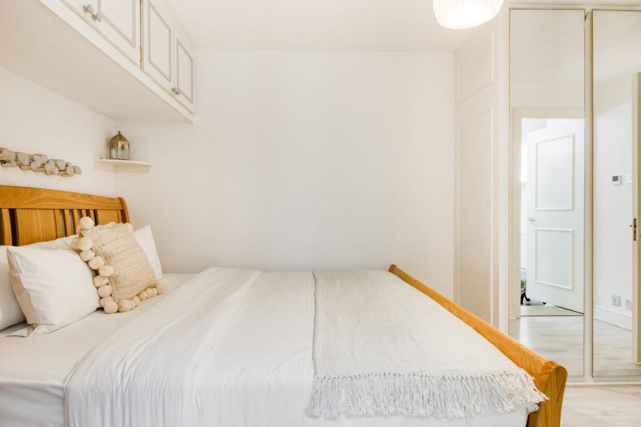 2bed W/ Covered Patio, 5 Mins To Paddington Stn