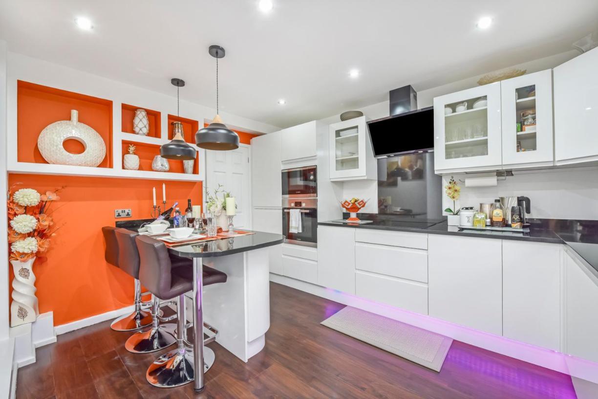 Docklands Stay, In Modern Spacious House - Near Excel Centre, Airport, Uel,sleeps 2 Privatunterkunft