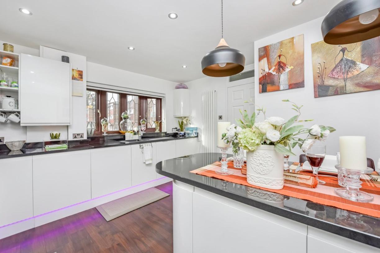 Docklands Stay, In Modern Spacious House - Near Excel Centre, Airport, Uel,sleeps 2 Privatunterkunft *