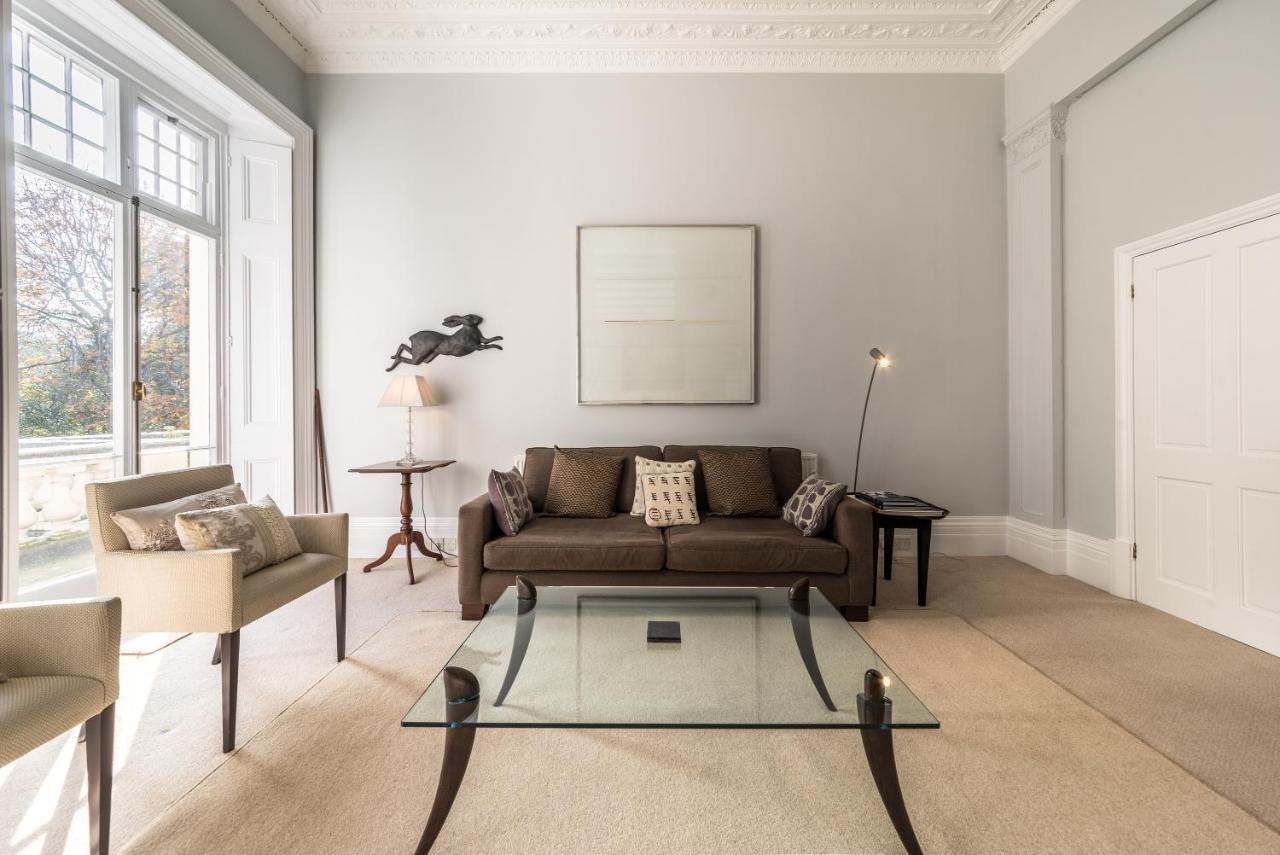 Warwick Square Apartment