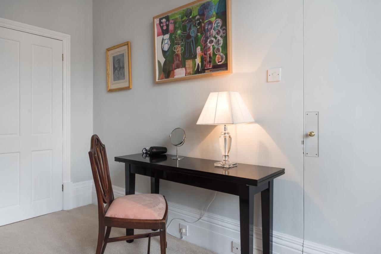 Apartment Warwick Square