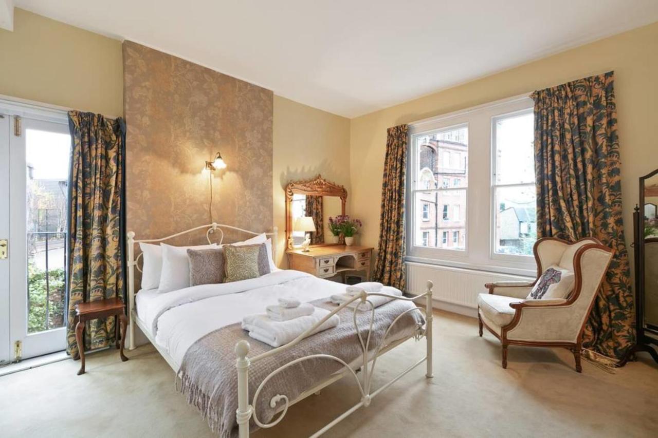 New Gorgeous 5 Bed Victorian House In Hammersmith Holiday home London