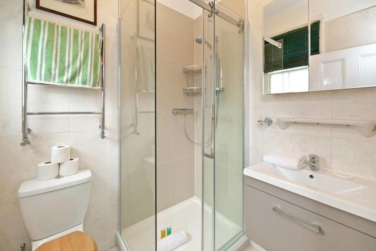 New Gorgeous 5 Bed Victorian House In Hammersmith Holiday home