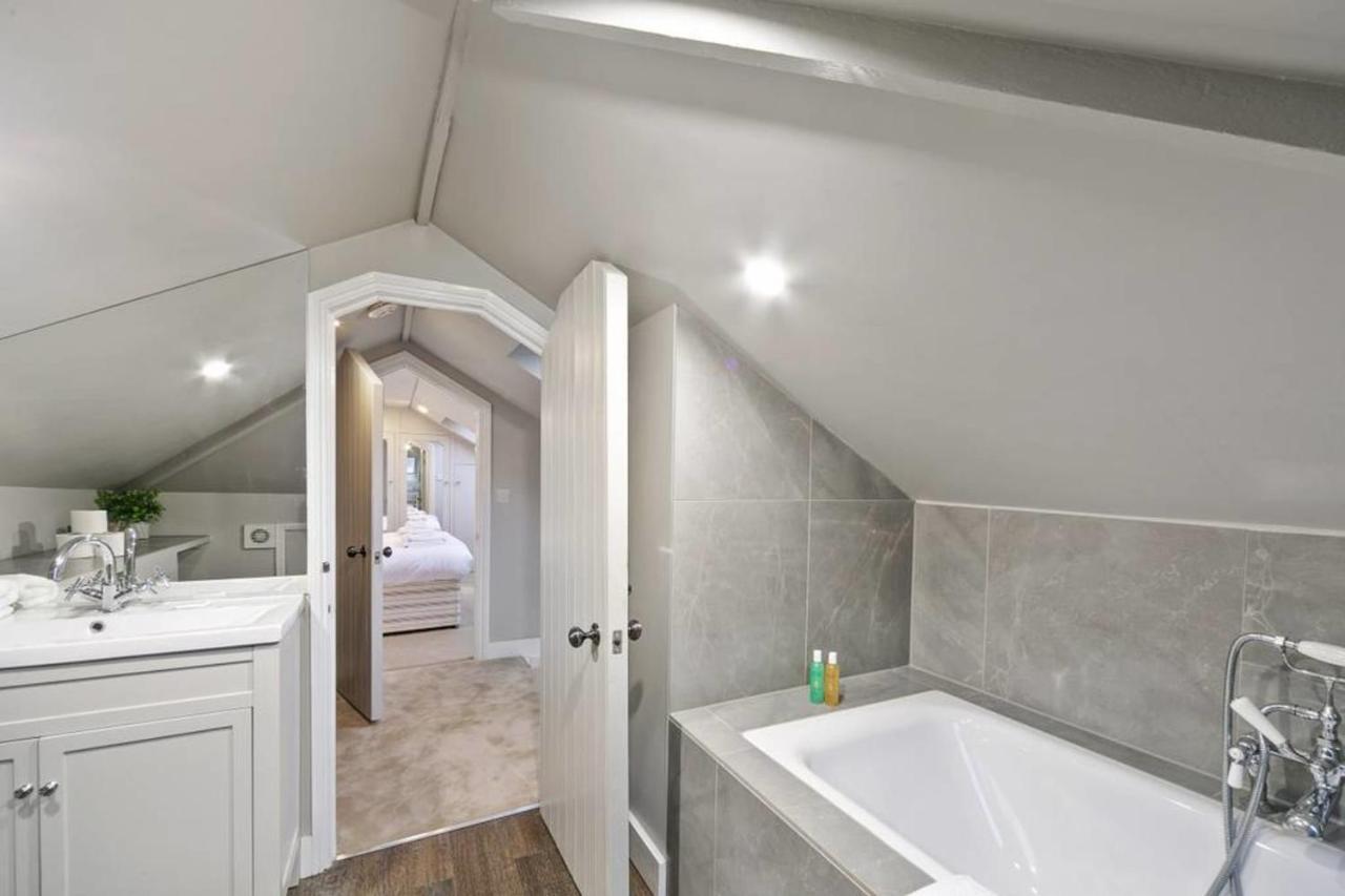 New Gorgeous 5 Bed Victorian House In Hammersmith London