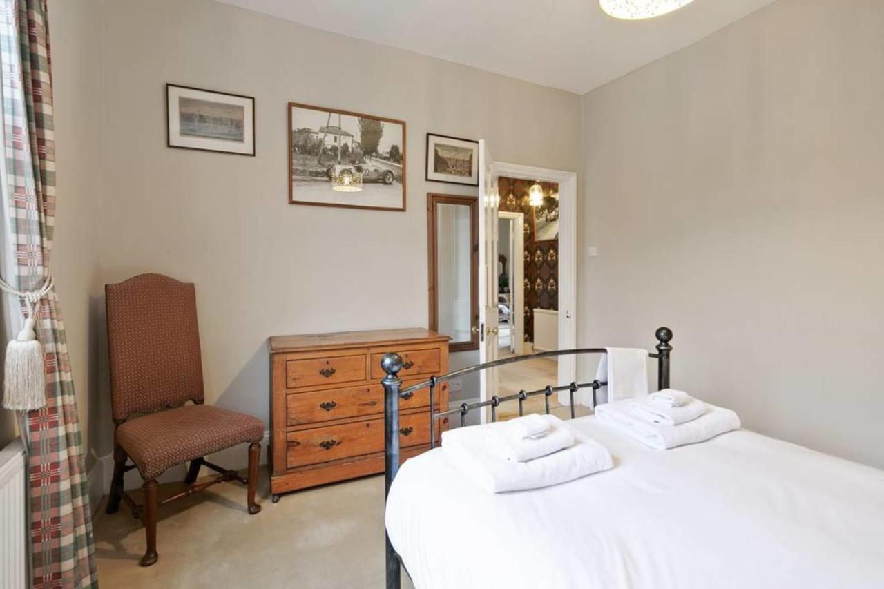 New Gorgeous 5 Bed Victorian House In Hammersmith Holiday home *