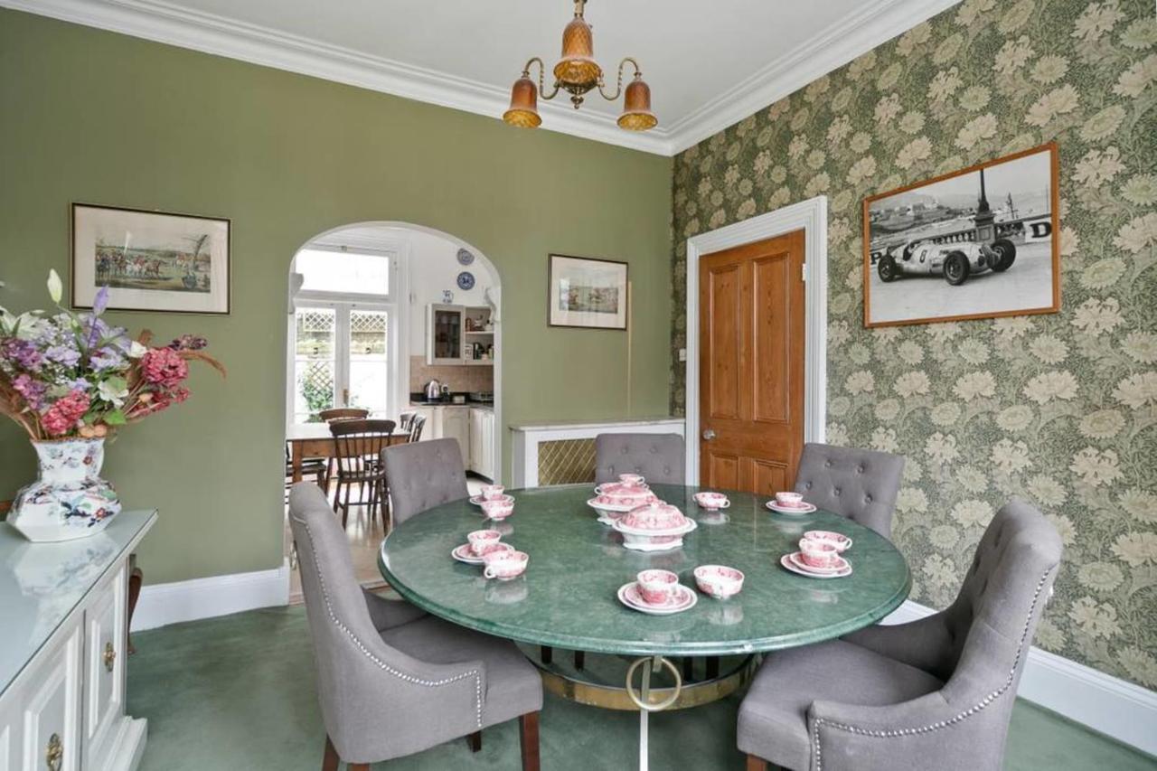 New Gorgeous 5 Bed Victorian House In Hammersmith Holiday home *