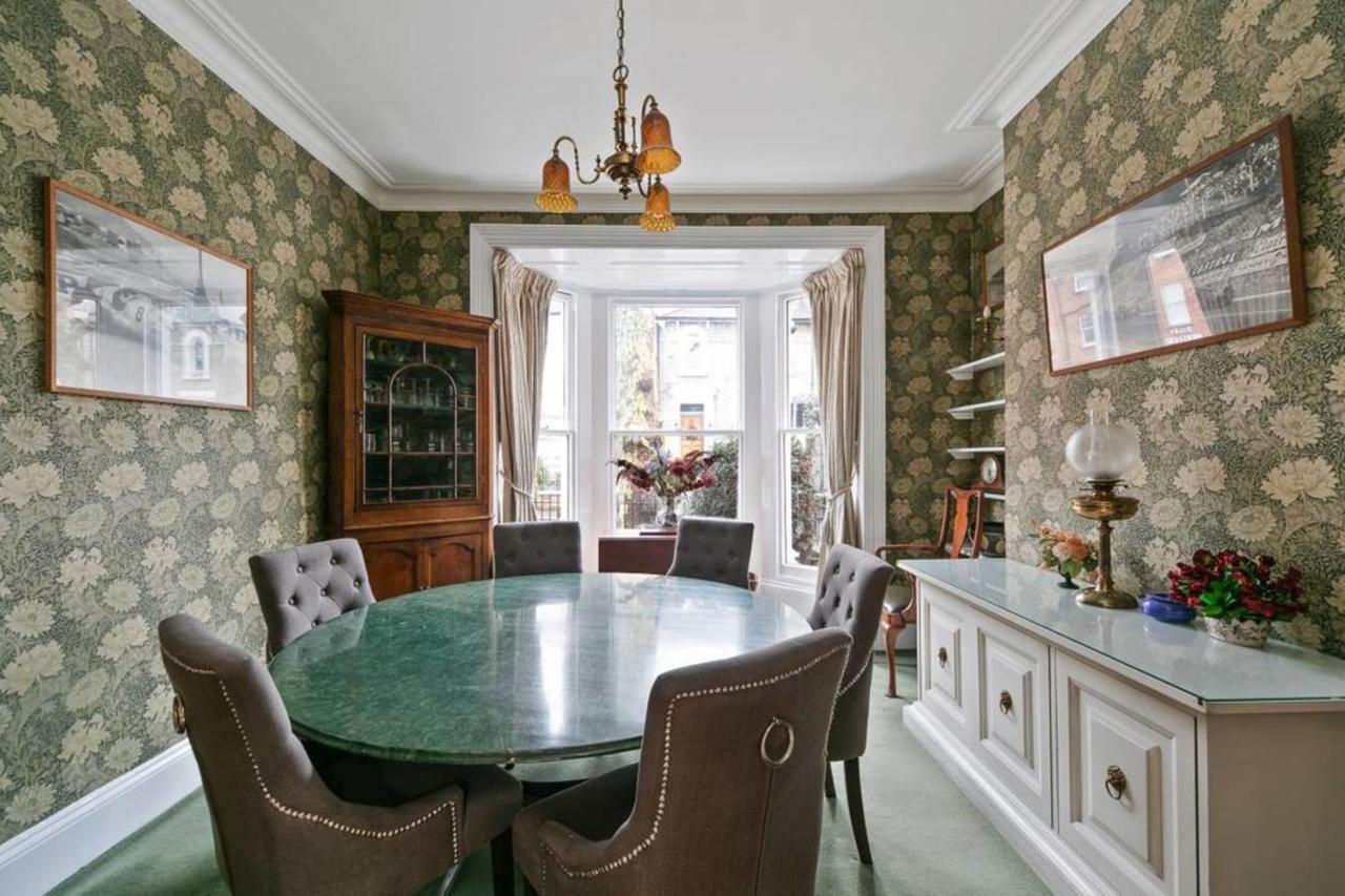 New Gorgeous 5 Bed Victorian House In Hammersmith Holiday home