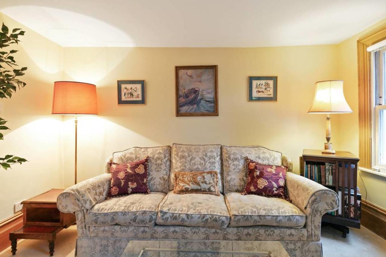 New Gorgeous 5 Bed Victorian House In Hammersmith London