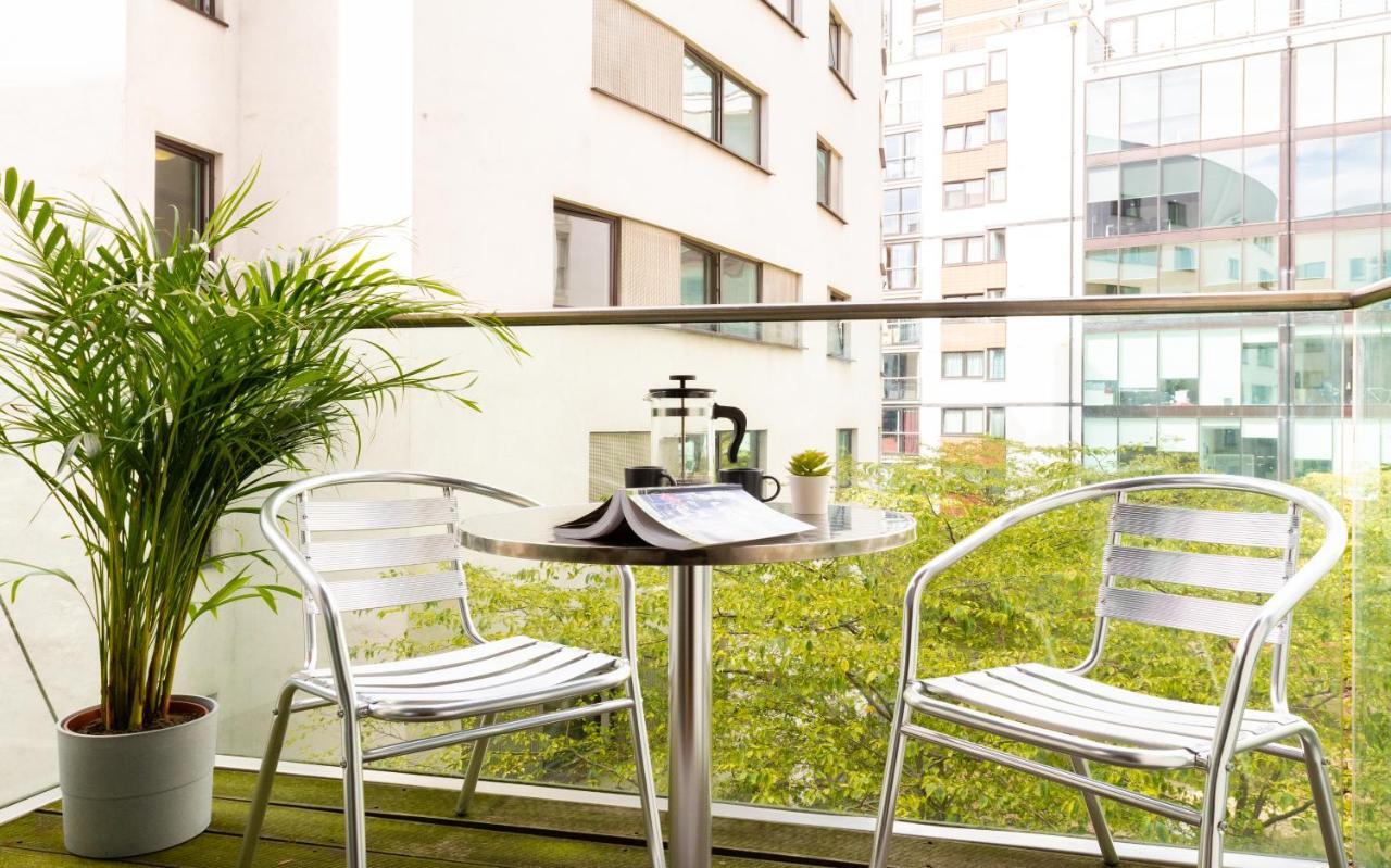 Fabulous 3 Bed 2 Bath Near Victoria Station * London
