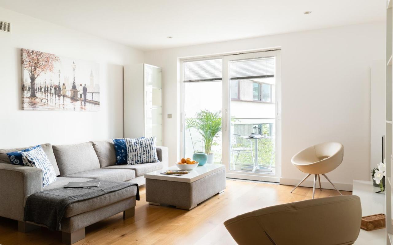 Fabulous 3 Bed 2 Bath Near Victoria Station Apartment London