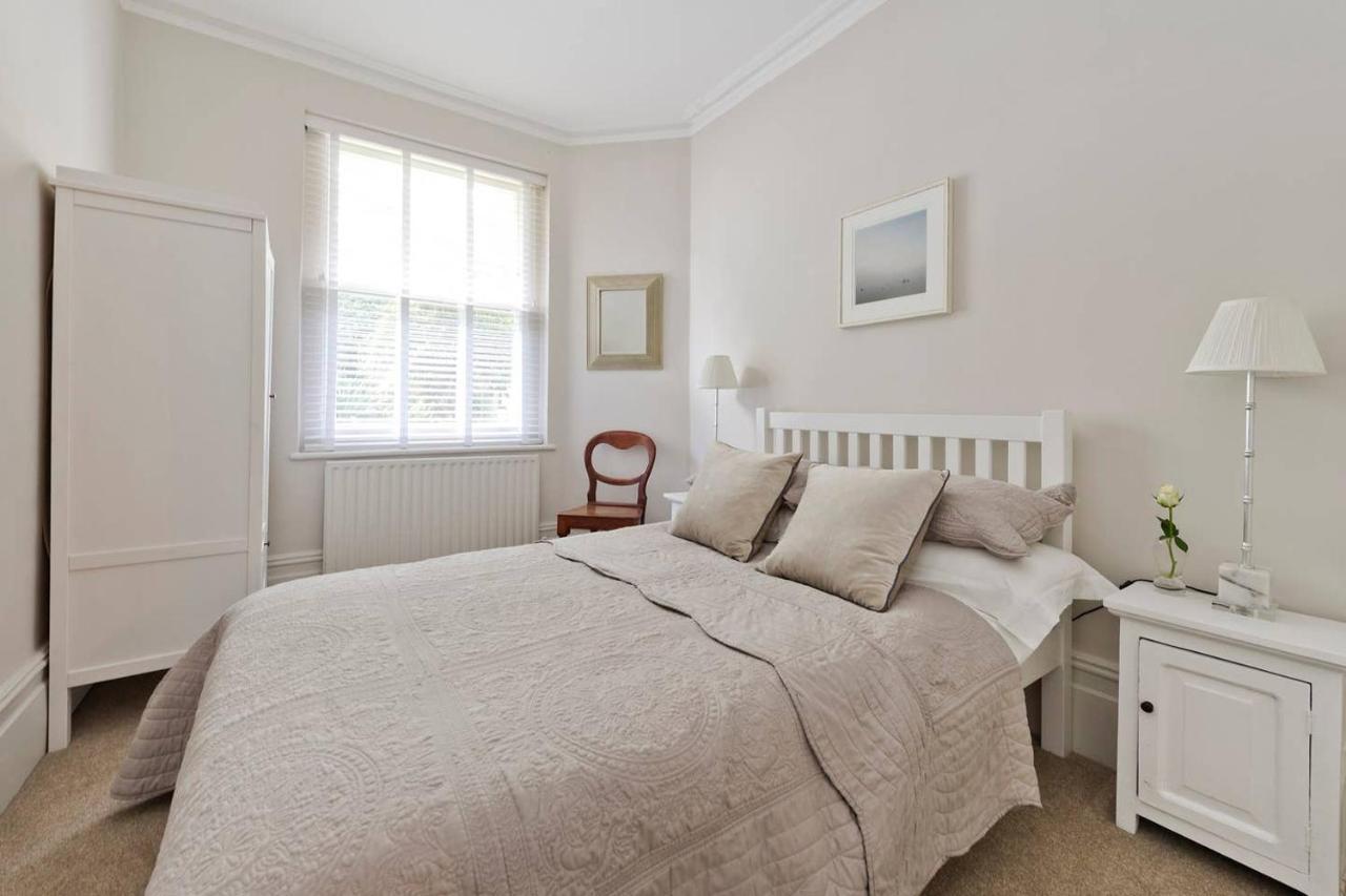 Gorgeous 3-bed Garden Flat Beside Battersea Park Leilighet London