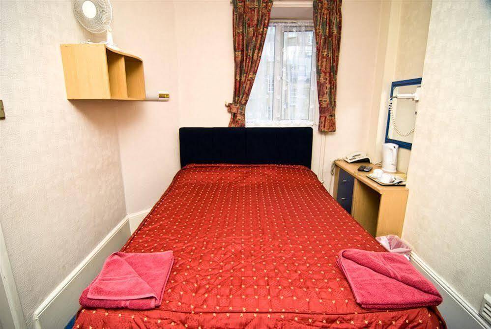 Hotel Boston Court