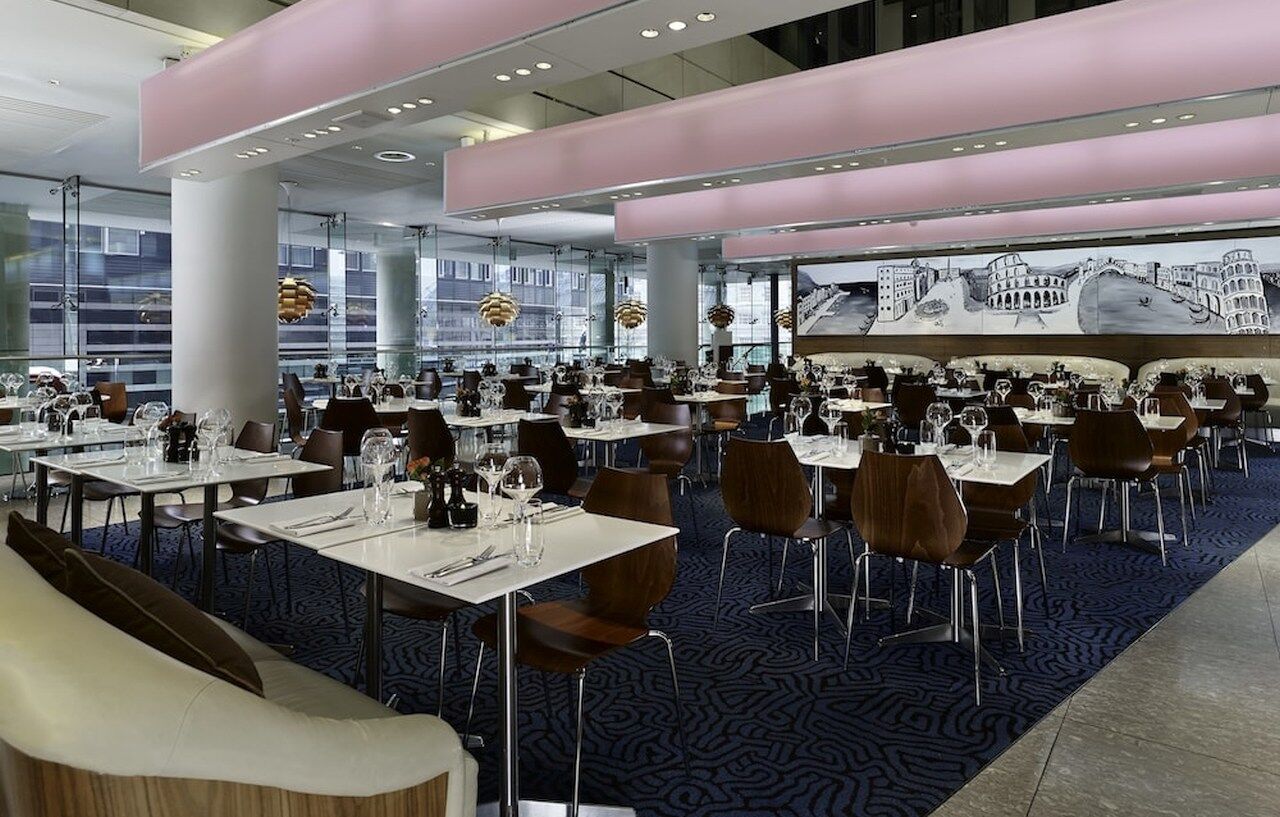 Hotel Park Plaza County Hall 4*