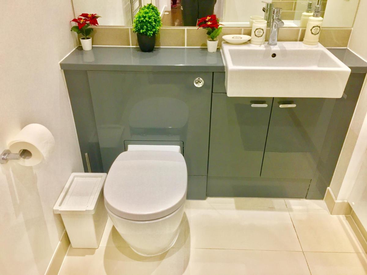 Excel 2 Bedrooms River View Appartement Londen