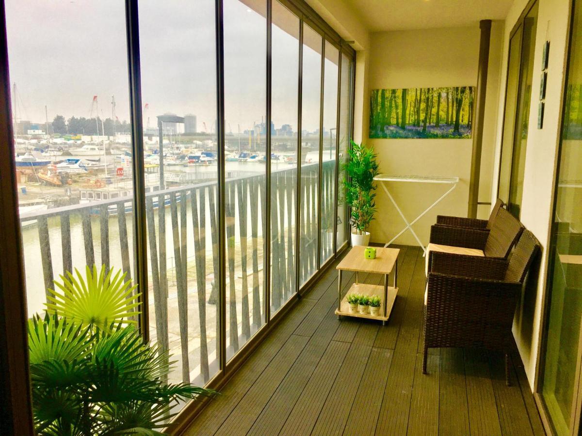 Excel 2 Bedrooms River View Appartement Londen