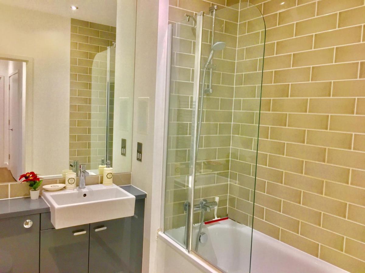 Excel 2 Bedrooms River View Londen