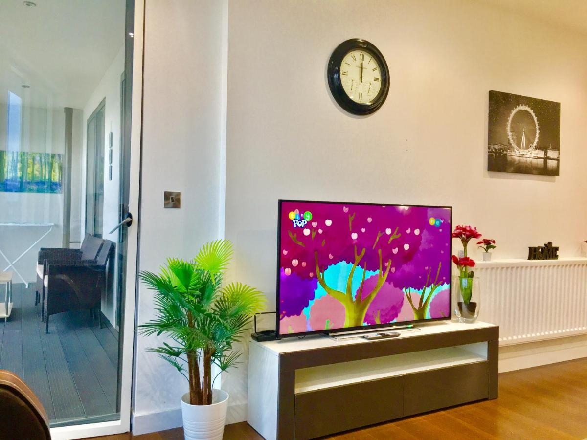 Excel 2 Bedrooms River View Londen
