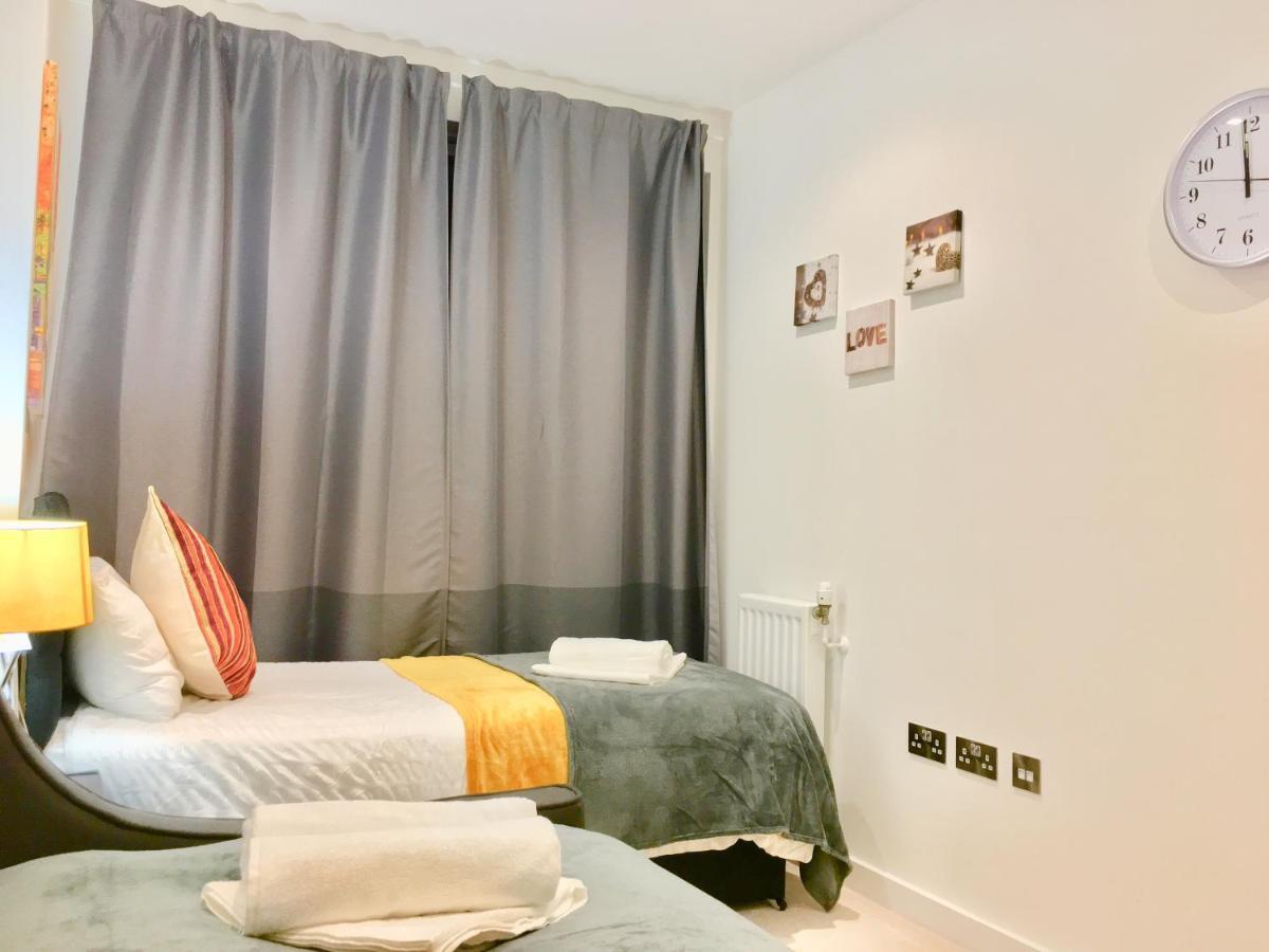 Excel 2 Bedrooms River View Londen