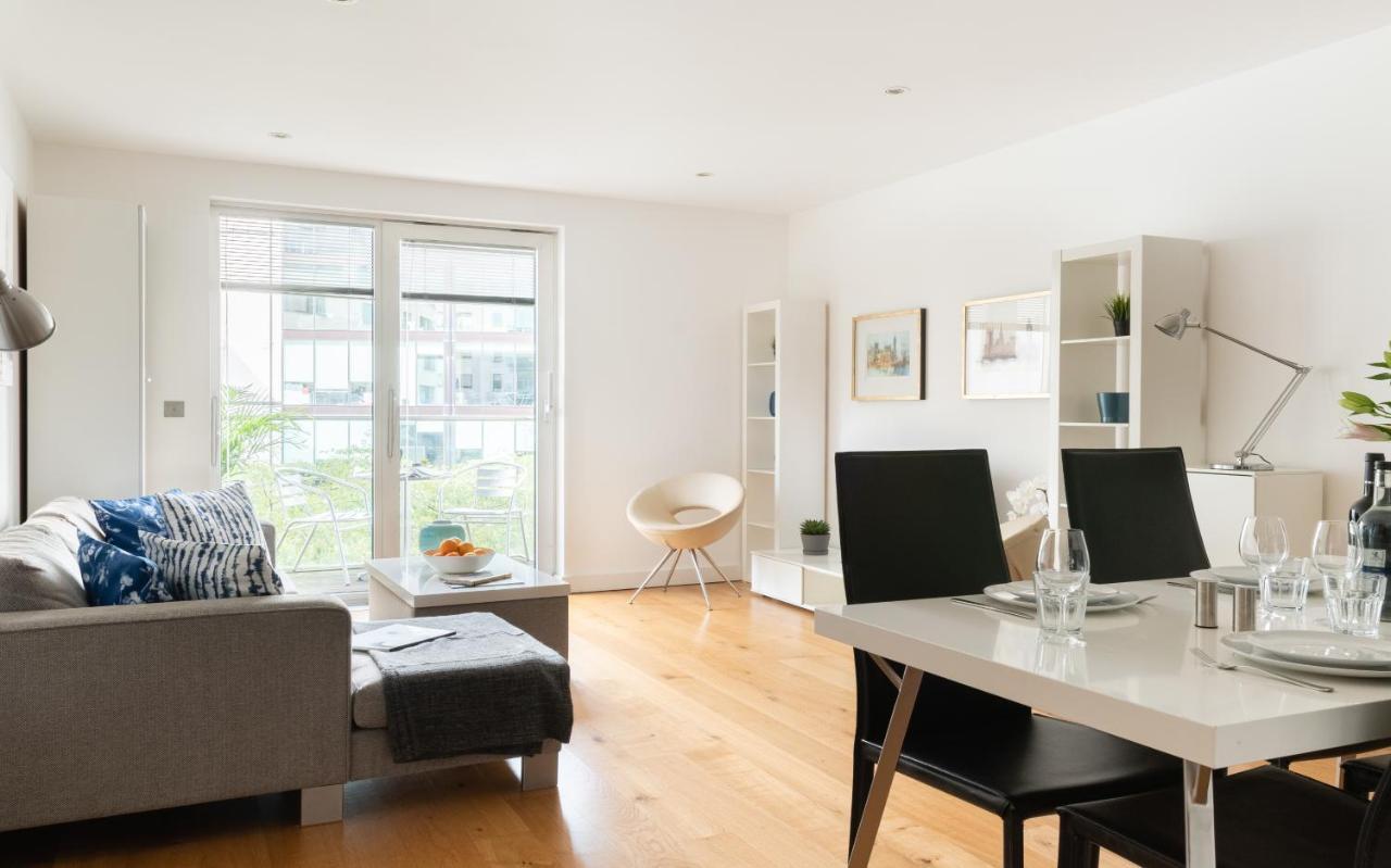 Fabulous 3 Bed 2 Bath Near Victoria Station London