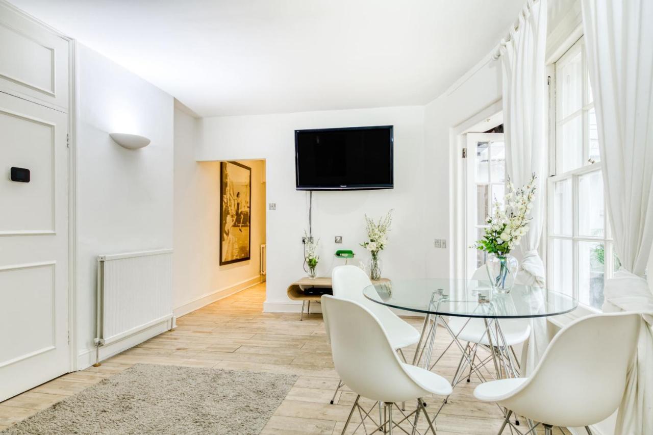 2bed W/ Covered Patio, 5 Mins To Paddington Stn Apartment