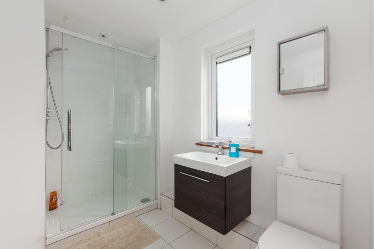 White City Apartment *