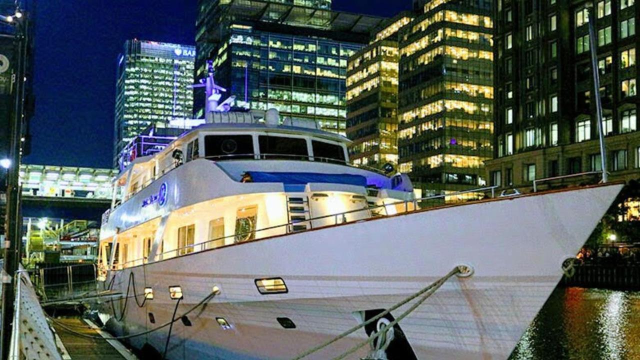 Absolute Pleasure Yacht Hotel Londres