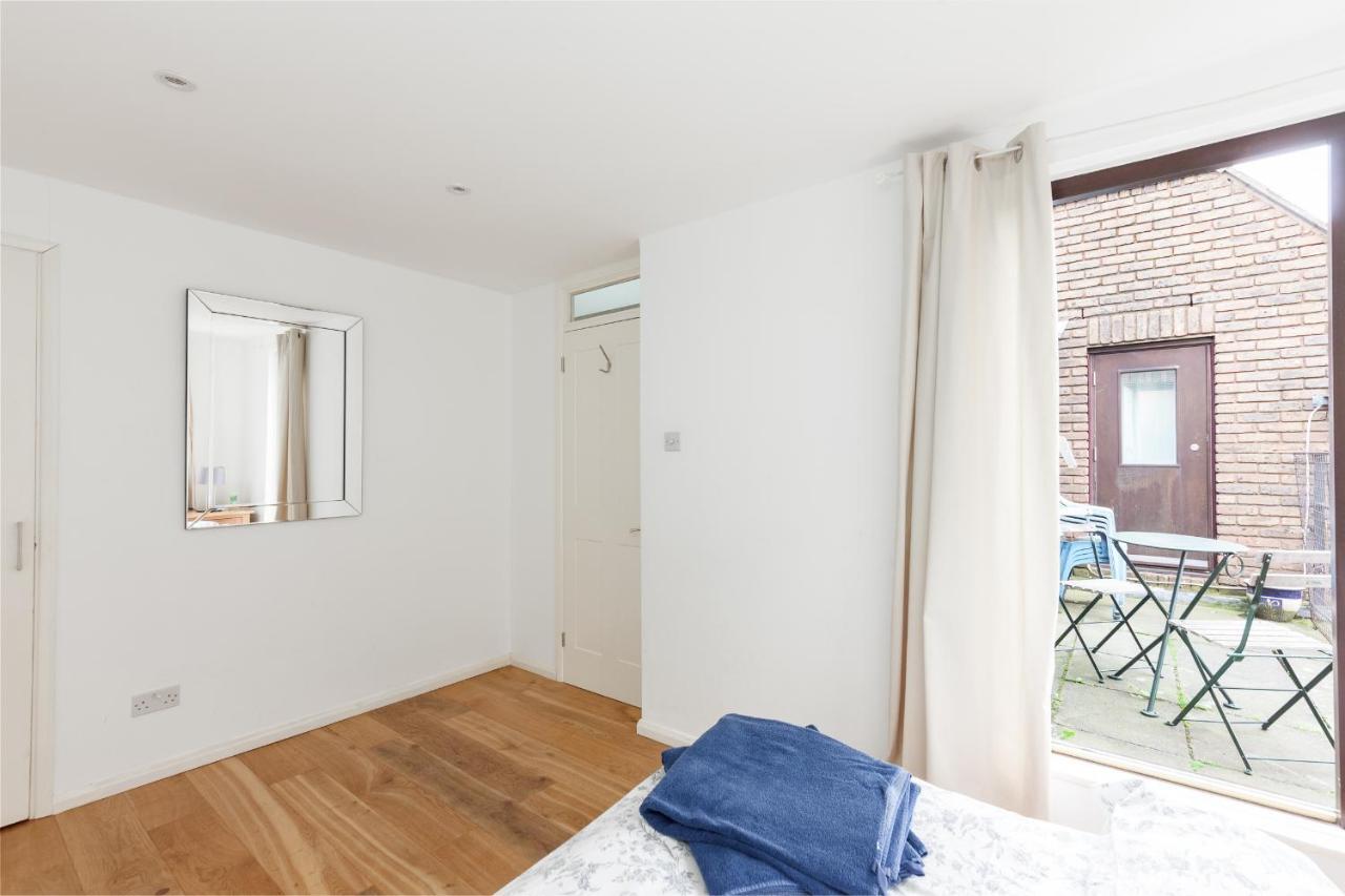 Apartment White City Apartment