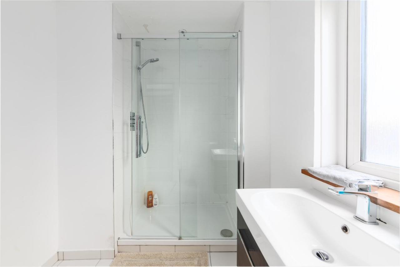 White City Apartment Apartment *
