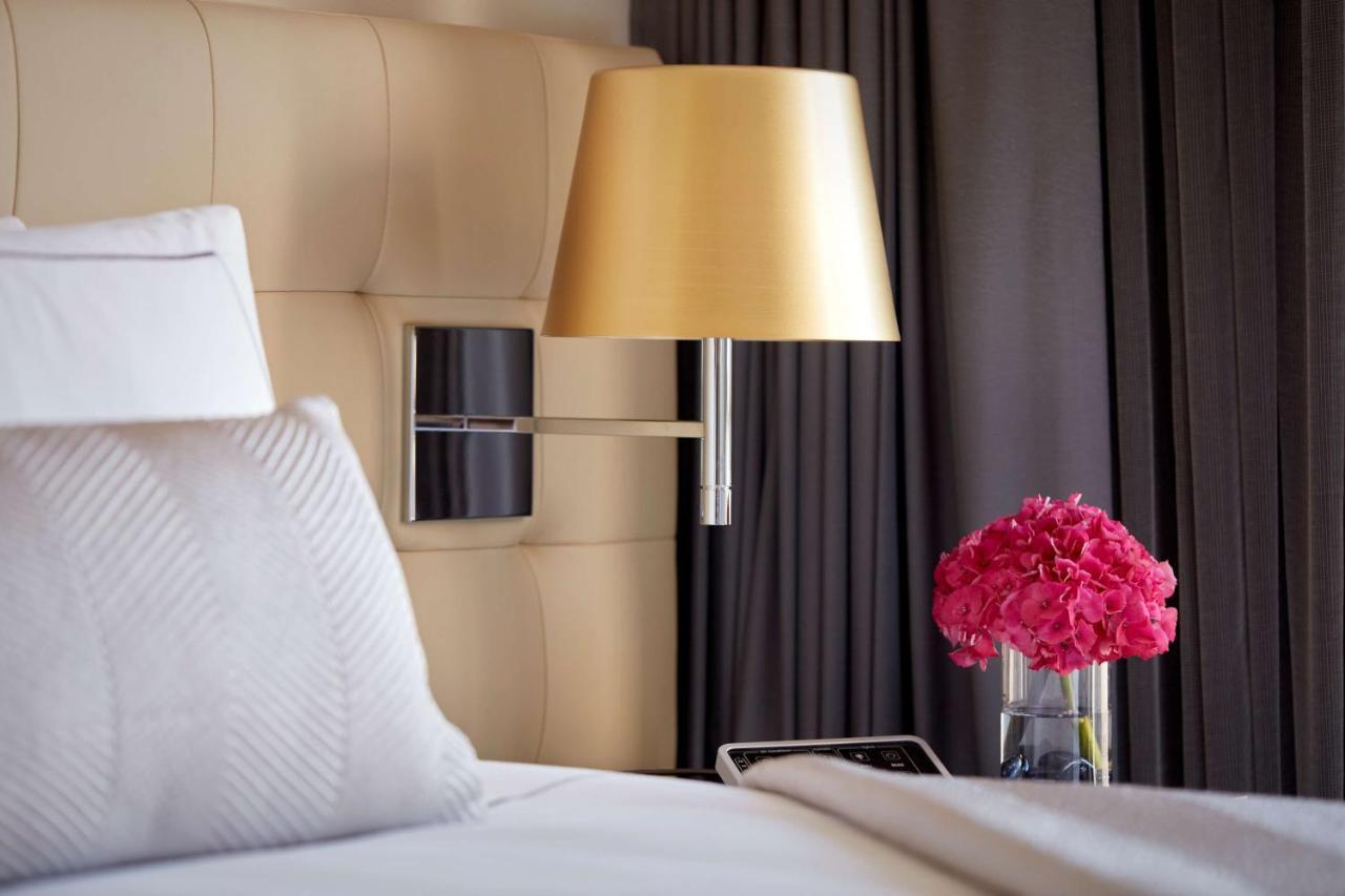 Plaza On The River Apartahotel 5*