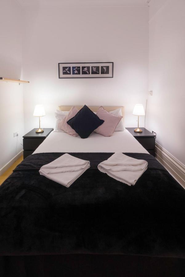 Hyde Park Gate Hostel *