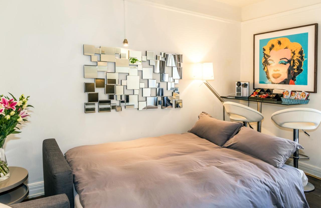 Flat 25 Dudley Court * London