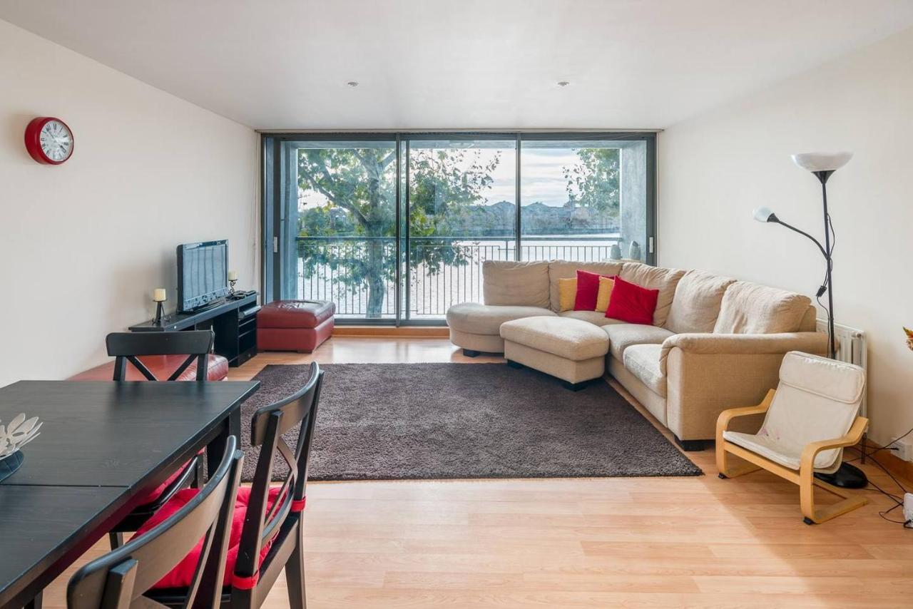 Apartment Bright 2 Bed 2 Bath Near Canary Wharf London