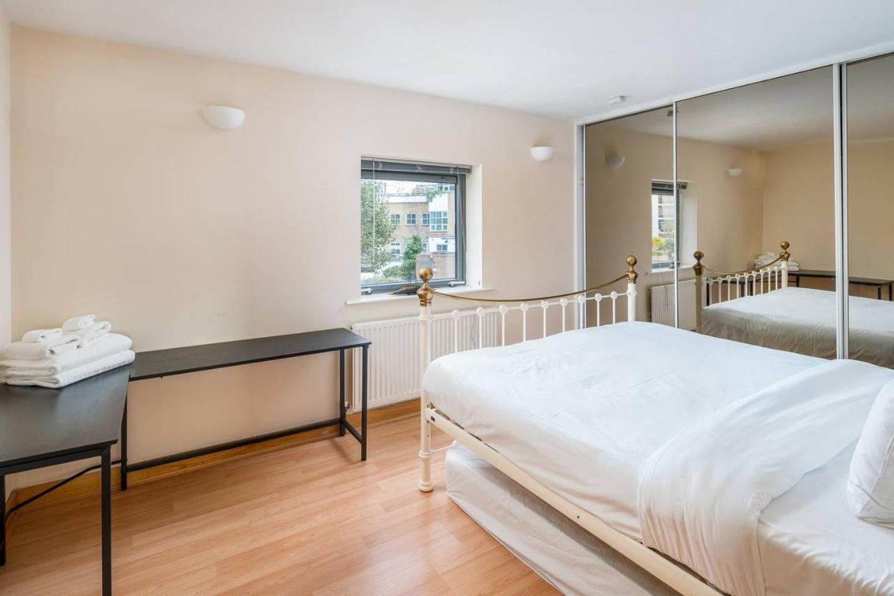 Bright 2 Bed 2 Bath Near Canary Wharf * London