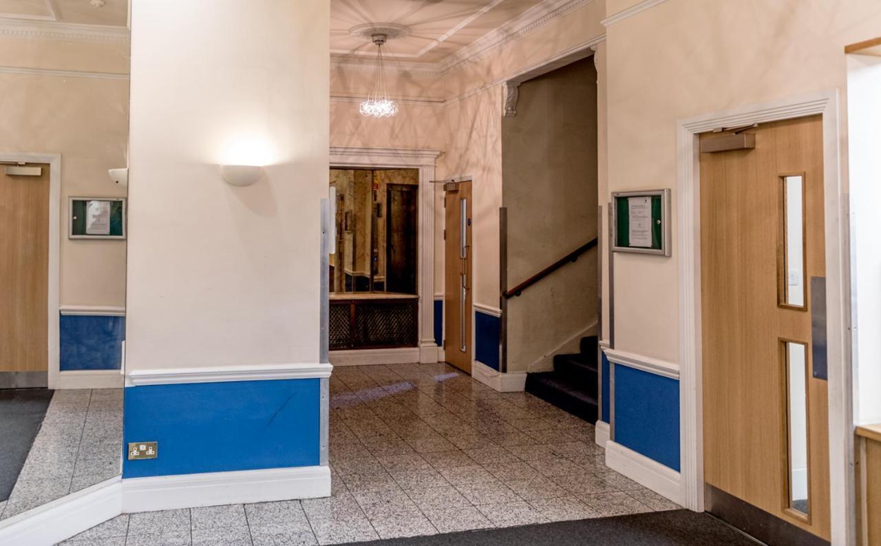 Flat 25 Dudley Court *