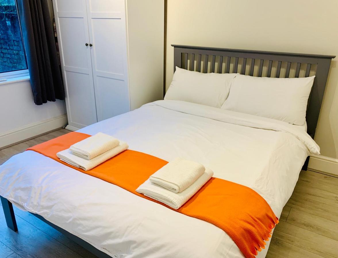 Studio Apartment *