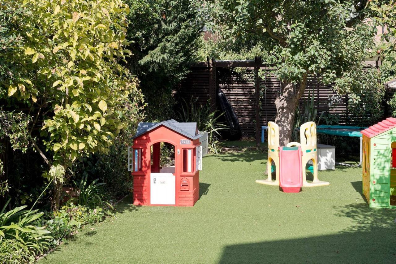 Holiday home Bright & Spacious 5 Bed House In Charming Putney