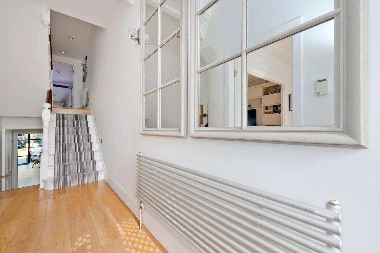 Bright & Spacious 5 Bed House In Charming Putney *