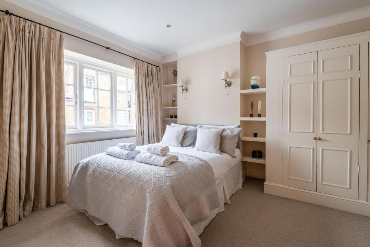 Traditional Family Near Earl's Court London
