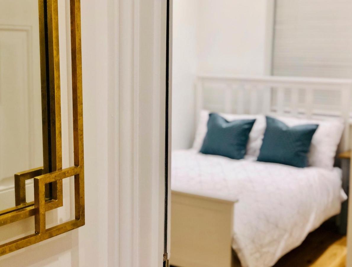 Stylish 2 Bed Apartment-zone 2 - 10 Minutes To The Heart Of London- Sleeps Up 8 Leilighet London
