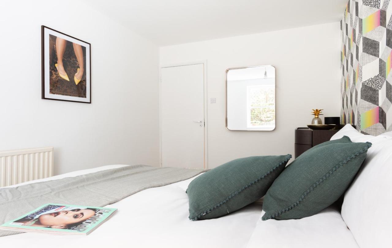The Kensington Grove - Stylish 2bdr Flat With Private Patio * London