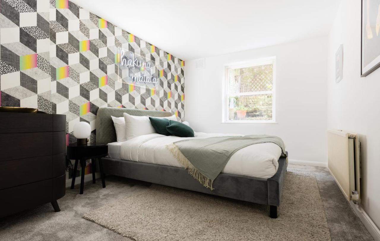 The Kensington Grove - Stylish 2bdr Flat With Private Patio London
