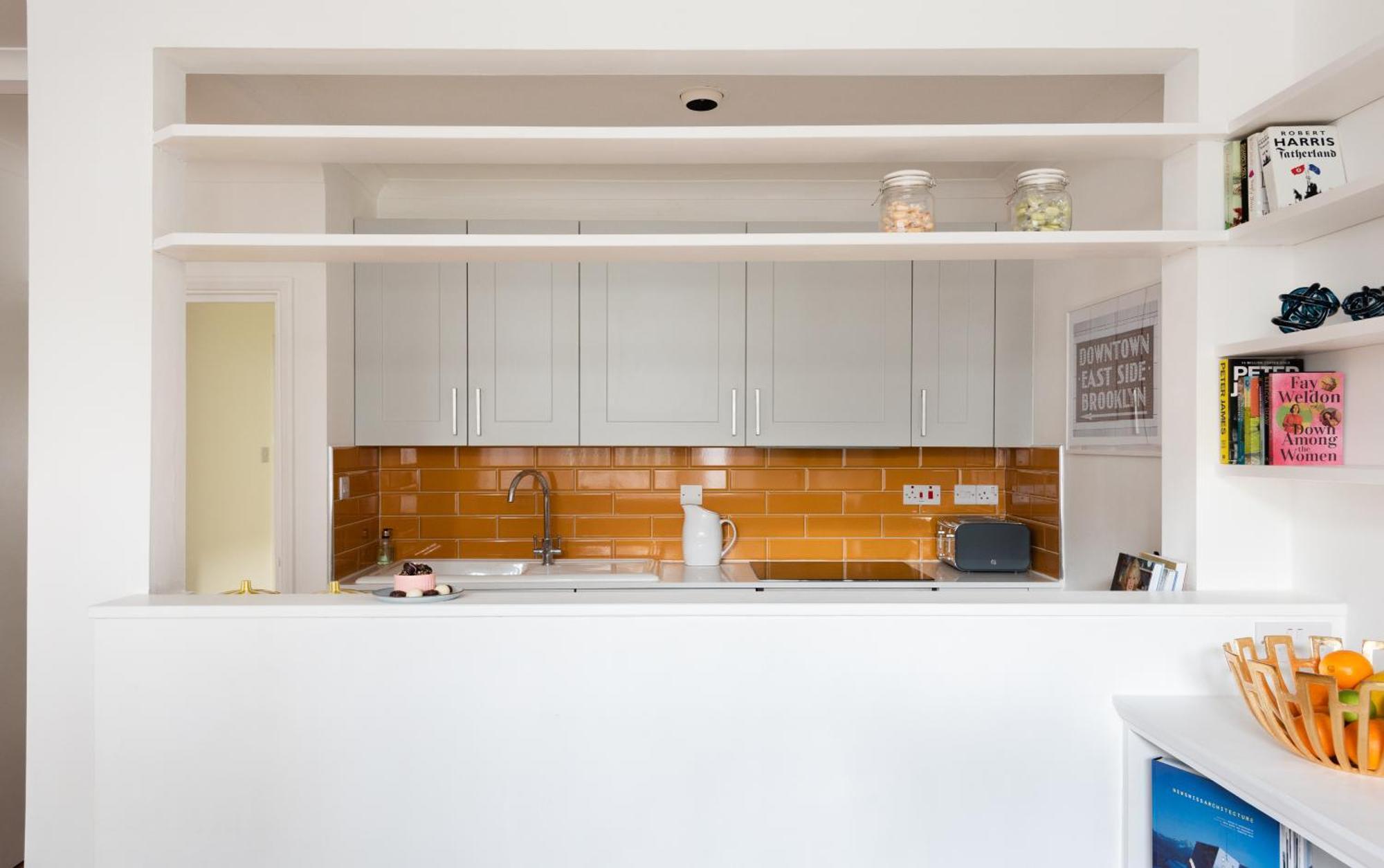 The Kensington Grove - Stylish 2bdr Flat With Private Patio Apartment London