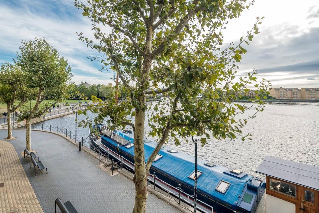 Bright 2 Bed 2 Bath Near Canary Wharf Apartment London