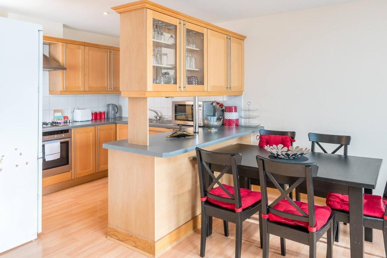 Bright 2 Bed 2 Bath Near Canary Wharf * London