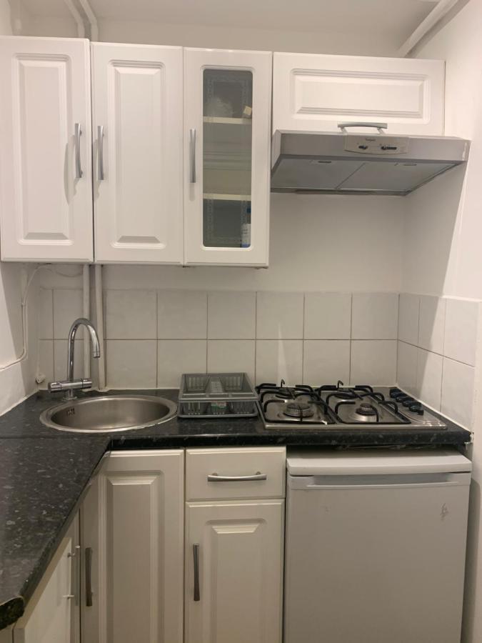 Hyde Park Bayswater Apartment *